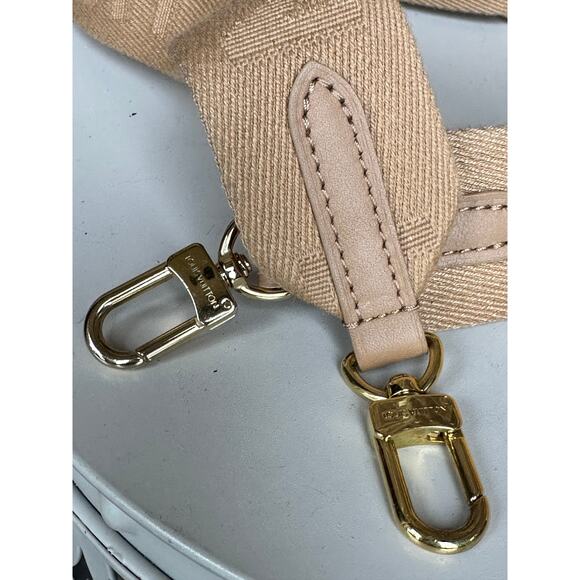 Louis Vuitton Coussin Bag Monogram Embossed Lambskin PM 67768 - Picture 8 of 15